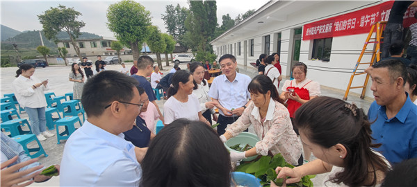 2023-6-21  貴州陽光產(chǎn)權交易所開展我們的節(jié)日·端午節(jié)主題實踐活動暨鄉(xiāng)村振興調(diào)研活動6.jpg