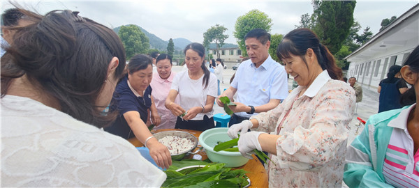 2023-6-21  貴州陽光產(chǎn)權交易所開展我們的節(jié)日·端午節(jié)主題實踐活動暨鄉(xiāng)村振興調(diào)研活動7.jpg