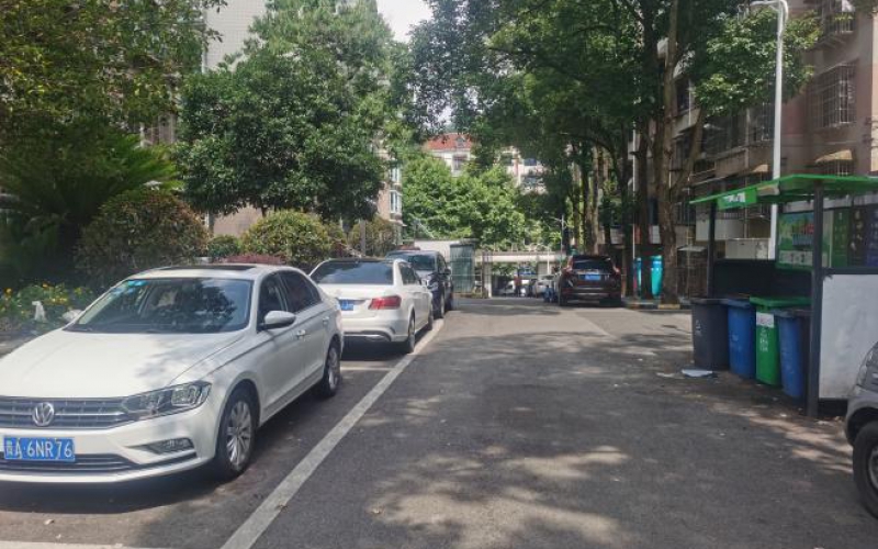 花溪區(qū)霞暉路靜暉街J-09號轉(zhuǎn)讓（持有方：貴州省機關(guān)事務管理局國有資產(chǎn)管理服務中心）