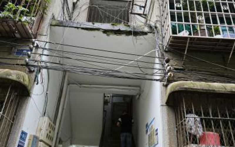 云巖區(qū)寶山北路180號兩處資產(chǎn)轉(zhuǎn)讓（持有方：貴州省機關(guān)事務管理局國有資產(chǎn)管理服務中心）