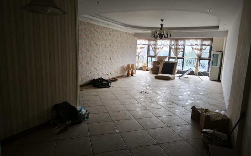 （降價(jià)）楓林小區(qū)1號(hào)樓1單元18層1號(hào)轉(zhuǎn)讓（持有方：貴州省機(jī)關(guān)事務(wù)管理局國(guó)有資產(chǎn)管理服務(wù)中心）